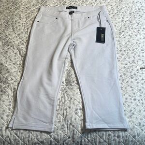 Nwt Poplooks white Capri pants 2X